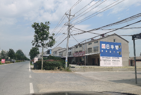 盐津如何能保证墙体广告的醒目性？