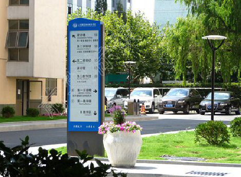 盐津哪些因素影响宣传栏的制作？